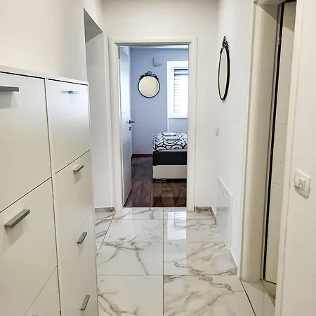Stara Posta 7 * Grosuplje