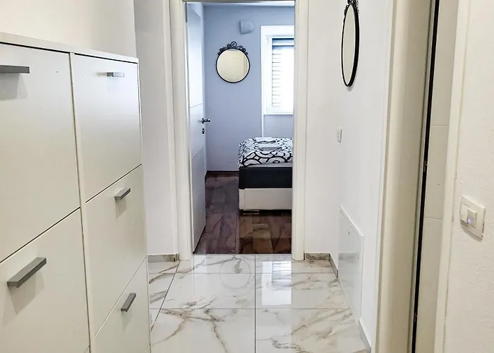 Stara Posta 7 * Grosuplje